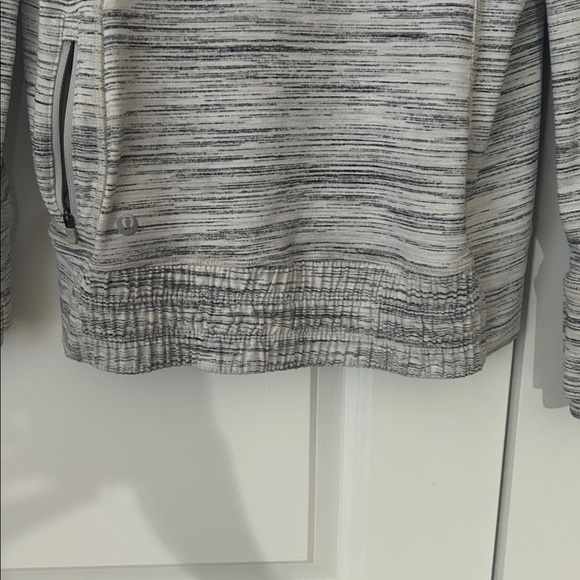 Lululemon Think Fast Hoodie Size 8 - Picture 3 of 8